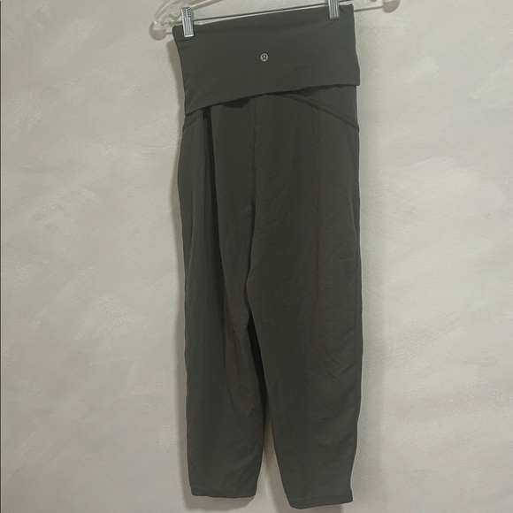 Lululemon Align Ribbed Waist Cropped Jogger - grey sage size 2 - Picture 7 of 8